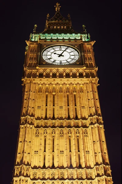 Big Ben in London illuminated at night — Stock Photo, Image