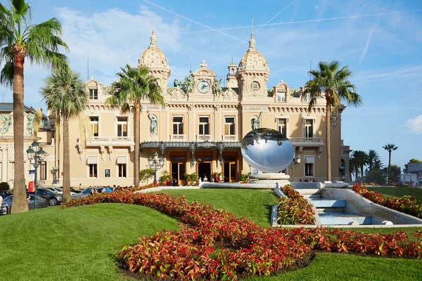 Grand Casino building and garden in summer in Monte Carlo, Monaco — ストック写真