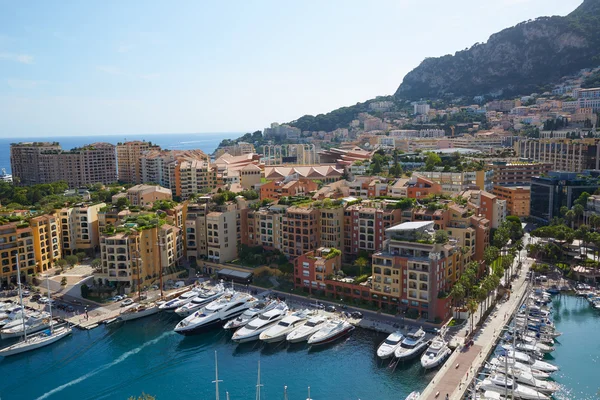 Puerto de Monte Carlo en un día soleado de verano, Mónaco — Foto de Stock