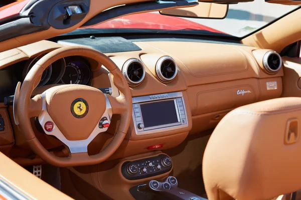 Ferrari Califórnia interior de couro, carro de luxo — Fotografia de Stock