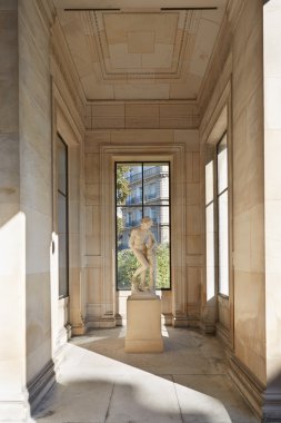 Heykel ve pencereleri ile Palace Galliera iç, Paris