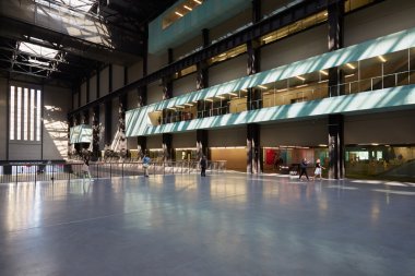 Türbin Hall Londra Tate Modern Sanat Galerisi iç