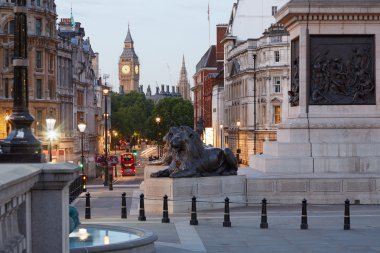 Trafalgar Meydanı ve Big Ben, London sabahın erken saatlerinde