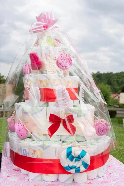 Adorabile Cestino Doccia Bambini Disposizione Creativa Simile Una Torta Più Immagine Stock