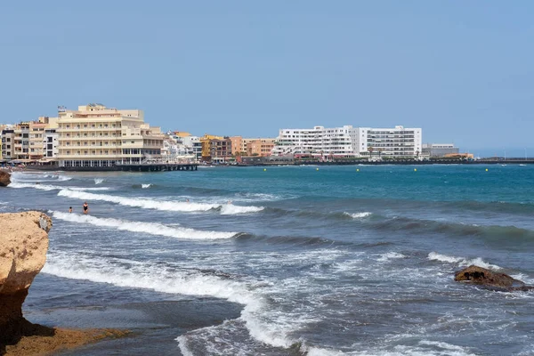 Medano Teneriffa Kanarieöarna Spanien Juli 2021 Havsutsikt Hotell Och Kustnära — Stockfoto