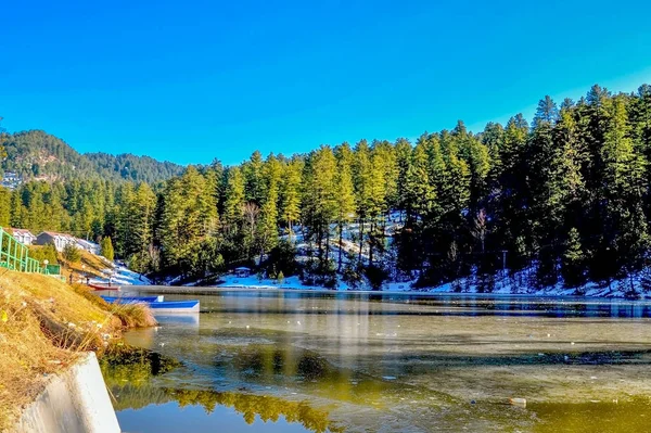 Reflexión Lago Congelado Banjosa Cachemira — Foto de Stock