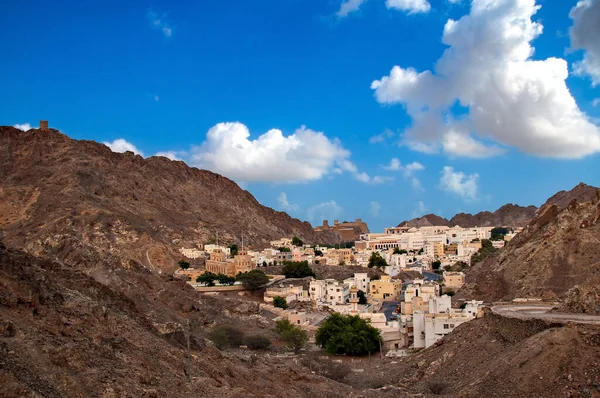 Vesnice Mezi Neplodnými Udržuje Ománu — Stock fotografie