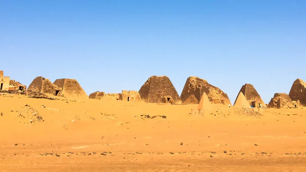Historické Pyramidy Zřícenin Meroe Súdánu — Stock fotografie