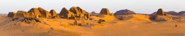 Sudan 'daki Meroe piramitleri