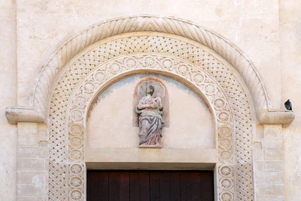 Madonna Della Bruna和Sant Eustachio主教座堂 — 图库照片