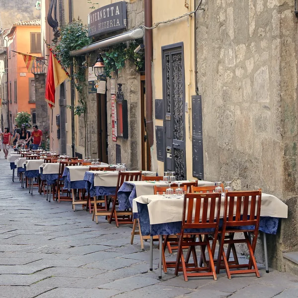 Bolsena (Viterbo, Lazio Rzym, Włochy): stary typowy ulica medie — Zdjęcie stockowe