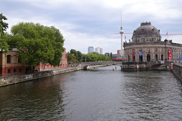 Catedral de Berlim e Ilha do Museu no rio Spree e — Fotografia de Stock