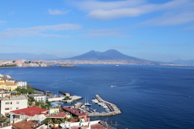 Napoli Panoraması. Napoli Campania bölgesi başkenti İtalya üçüncü en büyük yerleşim yeri.