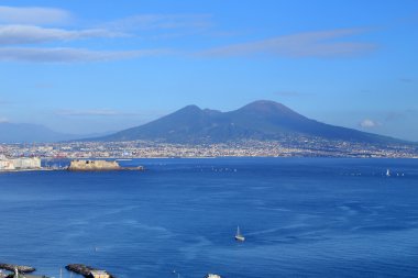 Napoli Panoraması. Napoli Campania bölgesi başkenti İtalya üçüncü en büyük yerleşim yeri.