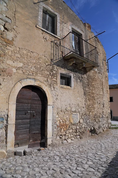 Vista de la antigua ciudad - Corfinio, L 'Aquila, en la región de Abruzzo - Italia —  Fotos de Stock