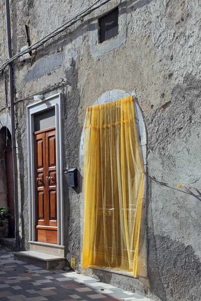 Vista da antiga cidade - Corfinio, L 'Aquila, na região de Abruzzo - Itália — Fotografia de Stock