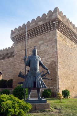 Eski savaşçı heykeli