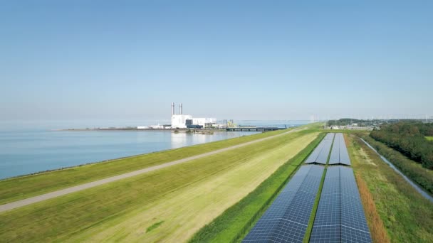 Painéis Solares Fábrica Campo Perto Mar Lelystad Flevoland Países Baixos — Vídeo de Stock