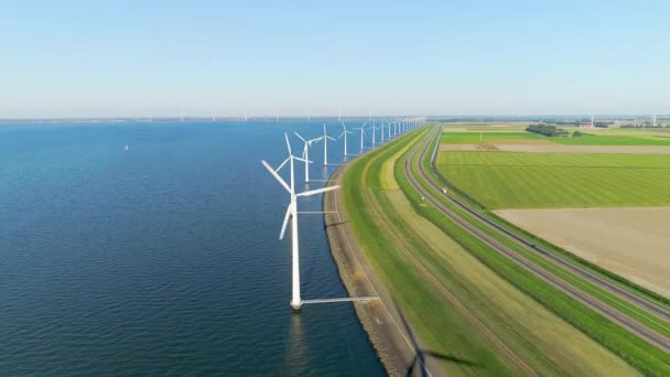 Eoliennes Dans Mer Les Champs Verts Swifterbant Flevoland Pays Bas — Video