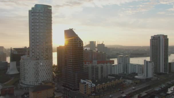 Wolkenkrabbers Bij Zonsondergang Stad — Stockvideo