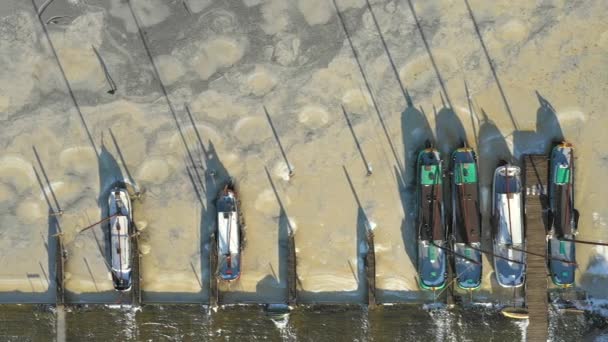 Kapal Berlabuh Sungai Beku Sloten Friesland Belanda — Stok Video