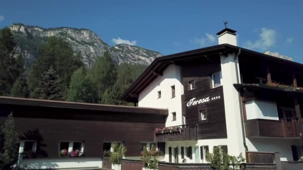 Außenansicht Des Mountain Resorts Alta Badia Italien — Stockvideo