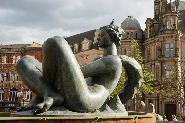 Fonte em Victoria Square, Birmingham, Reino Unido — Fotografia de Stock