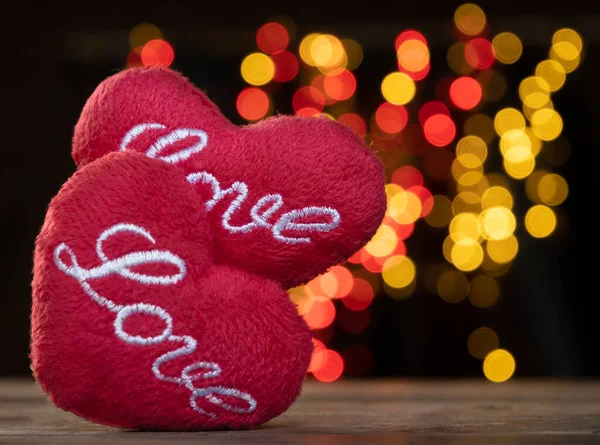 Forma Corazón Sobre Mesa Madera Blanca Con Fondos Bokeh Coloridos —  Fotos de Stock