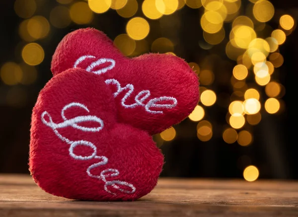 Forma Cuore Tavolo Legno Marrone Con Sfondi Bokeh Luce Gialla — Foto Stock