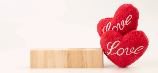 Bellissimo Mestiere Cuore Rosso Con Parola Amore Cubo Legno Bianco — Foto Stock