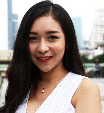 Güzel kadınları mutlu et ve gülümse.