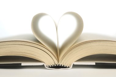 Bir kalp şeklinde kitap sayfaları