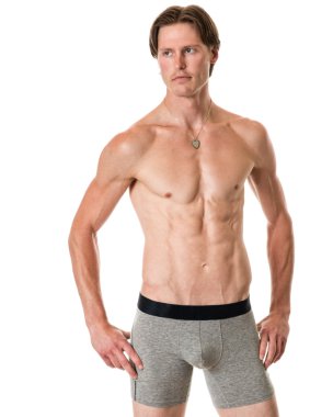 İç çamaşırlı adam