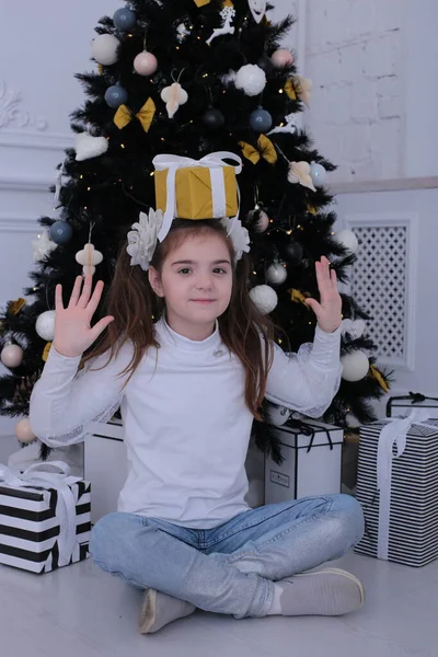 Chica Sonriente Perfecta Con Pelo Claro Año Nuevo Navidad —  Fotos de Stock