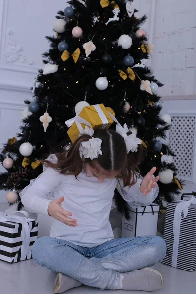 Chica Sonriente Perfecta Con Pelo Claro Año Nuevo Navidad — Foto de Stock