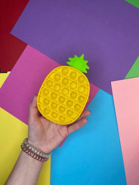 Ananas şeklinde 2021 'deki anti-stres silikon oyuncak eğilimi