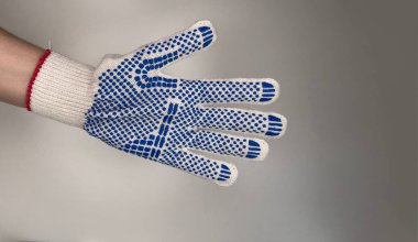 Tamir ve ev işleri için bahçe eldivenleri.