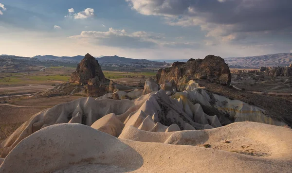 Valles Capadocia Con Pintorescos Acantilados Montañas Turquía — Foto de Stock