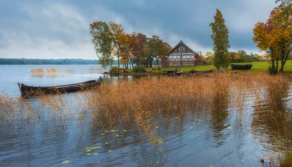 Wiejski Dom Zrobiony Kłód Rezerwacie Muzeum Kizhi Północy Rosji Nad — Zdjęcie stockowe