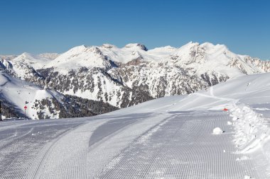 hazırlanan kayak pisti.