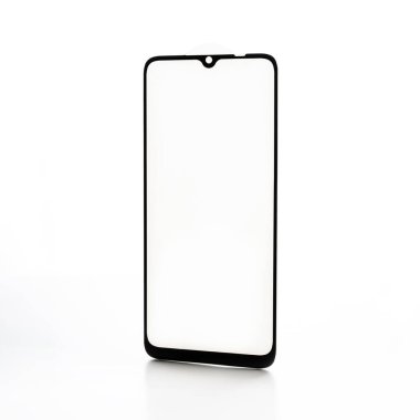 Beyaz arkaplandaki akıllı telefon için koruyucu cam.