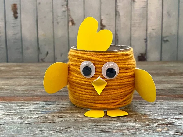 Egg stand cute chicken, children\'s creative,