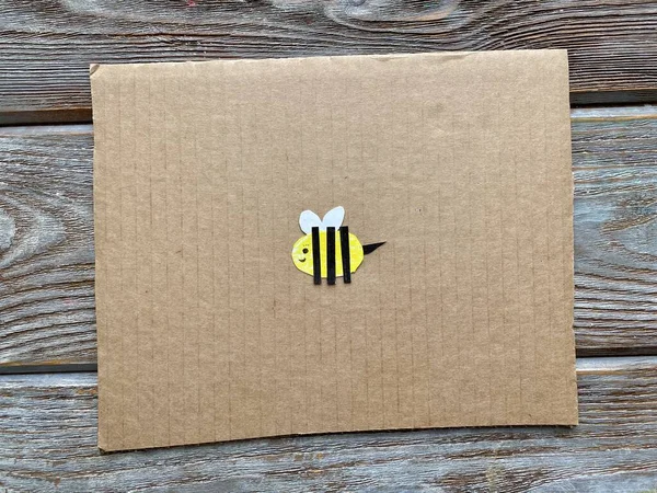 Bienenpapier Und Kartonrecycling Kinderapplikationen Kinderbasteln — Stockfoto