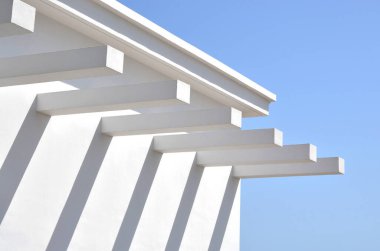 Soyut mimari arka plan. Beyaz binanın manzarası. Modern geometrik duvar kağıdı. Gelecekçi teknoloji tasarımı