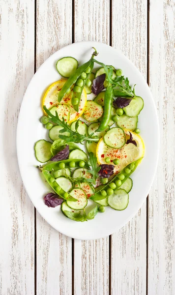 健康的なグリーン サラダ. — ストック写真