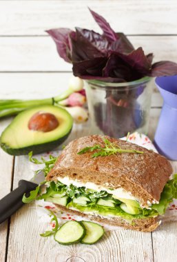 Taze fitness sandviç.