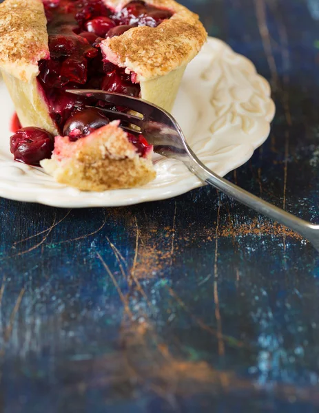 Mini pasteles de cereza . — Foto de Stock