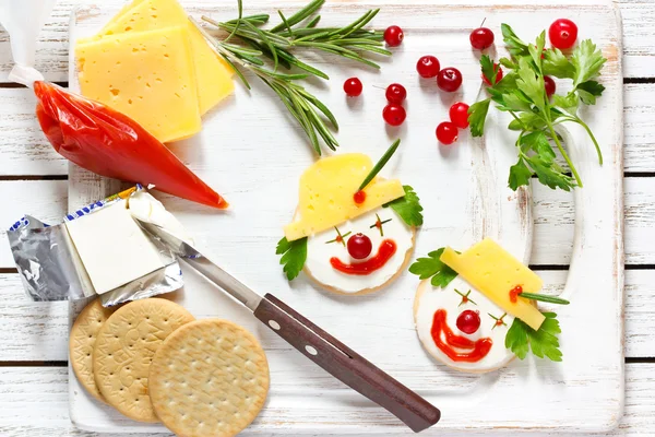 Two cheese ckrakers. — Stock Photo, Image