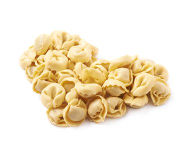 Mantı kalp şekli yapılır