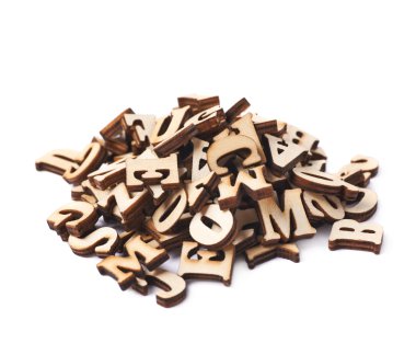 Ahşap harfler izole yığını